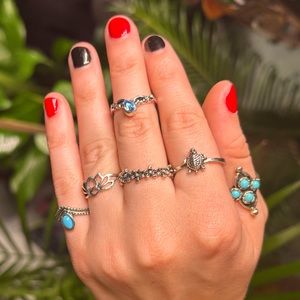 6 BRAND NEW Dainty Beach Rings, Jewelry bundle.